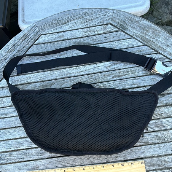 Athleta large Excursion belt bag - Picture 6 of 12